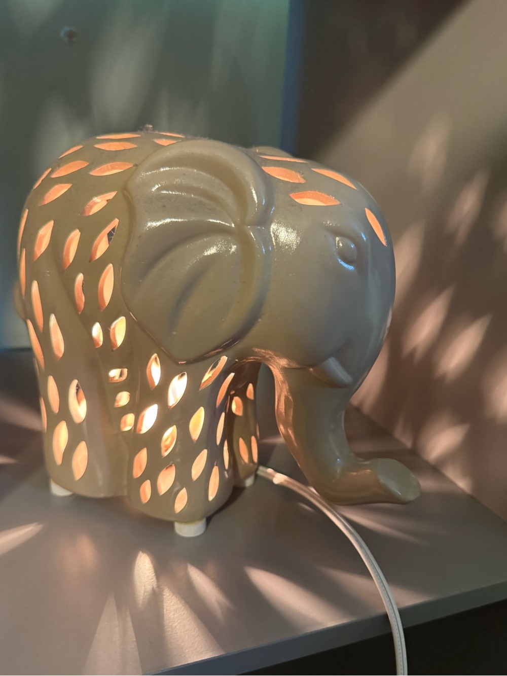 Elephant glow lamp